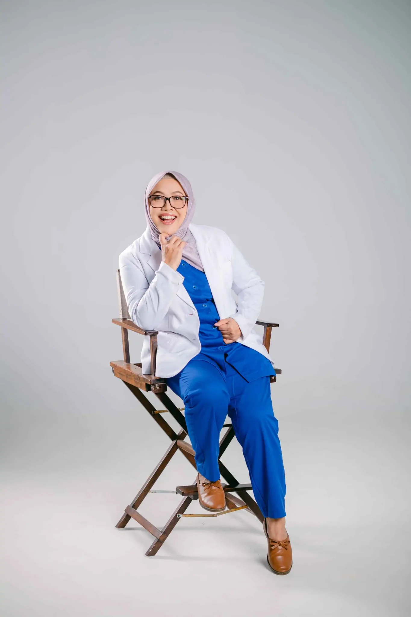 Dilantik-Jadi-Direktur-Rumah-Sakit-Ratna-Buktikan-Keterbatasan-Tak-Halangi-Mimpi-1365x2048
